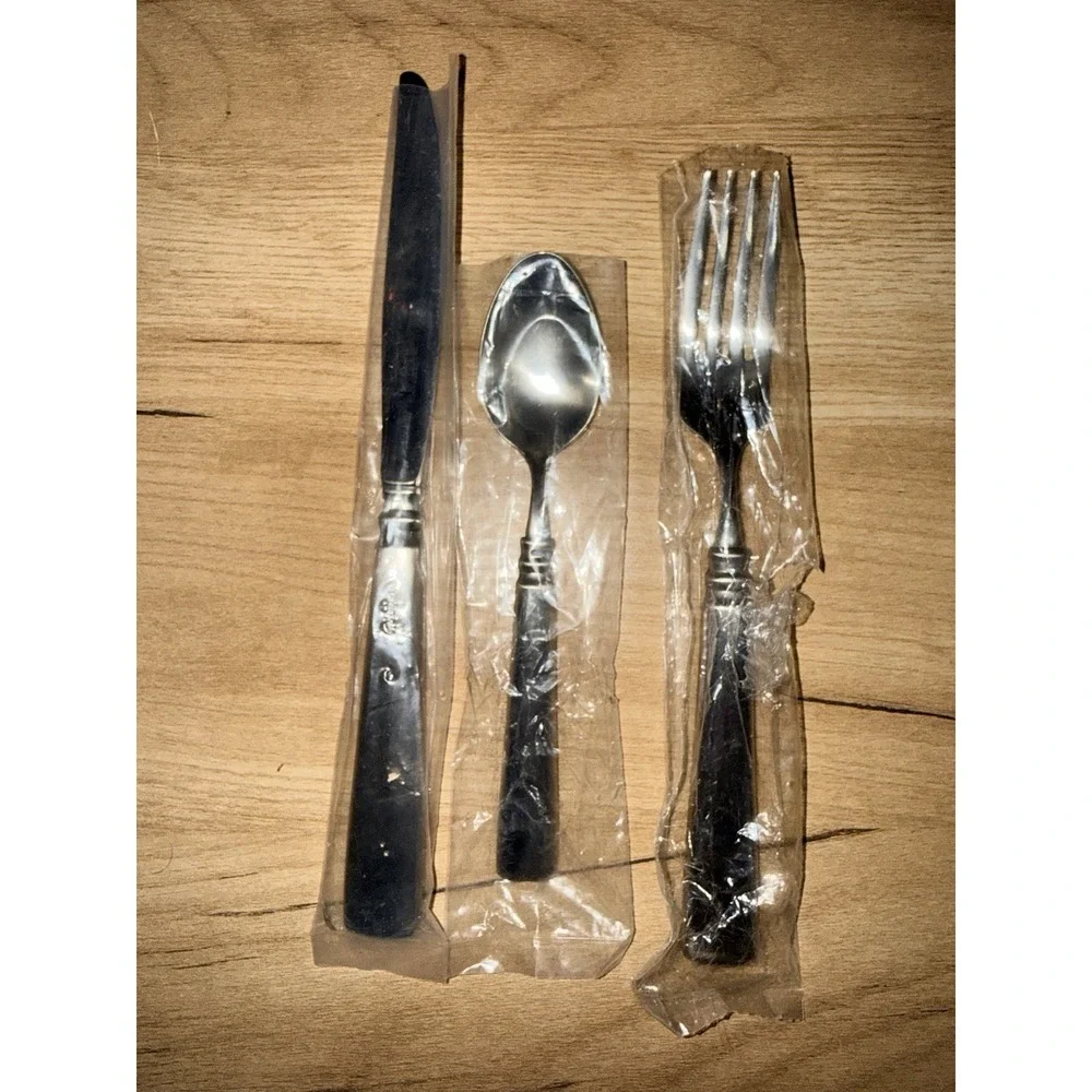 Motif‎ Knife Spoon  Fork Oneida Cube Logo Satin Stainless Flatware Heirloom NEW